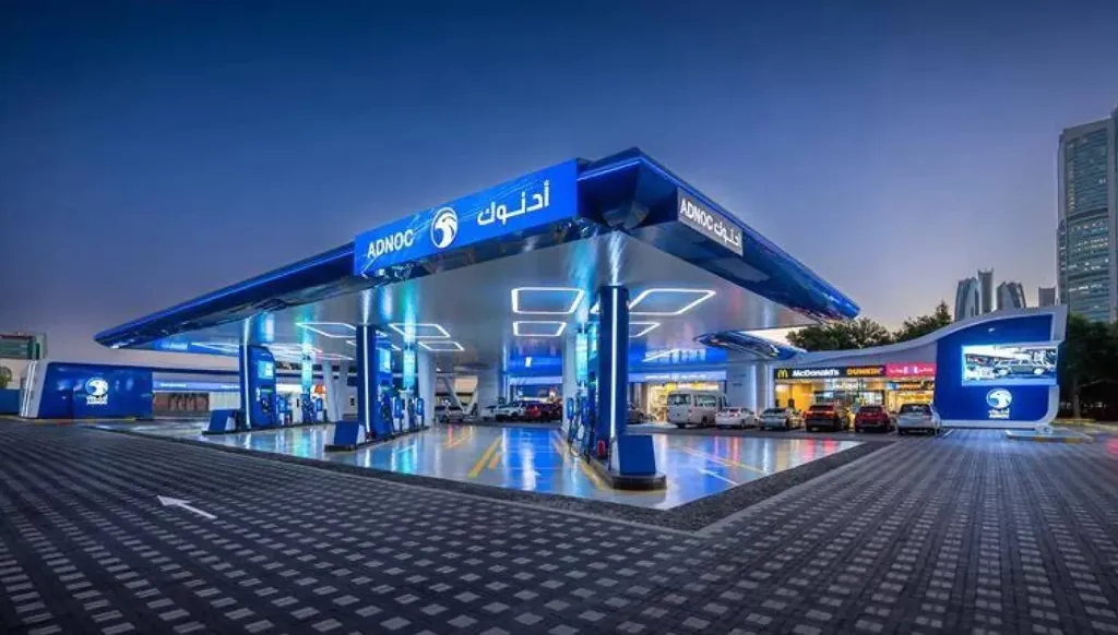 “أدنوك” تستكشف فرصاً بقطاعي التنقيب والإنتاج والغاز المسال في كندا