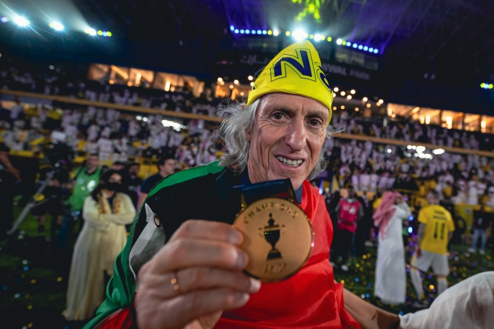 7  مدربين راحلوا و6 مصيرهم مجهول