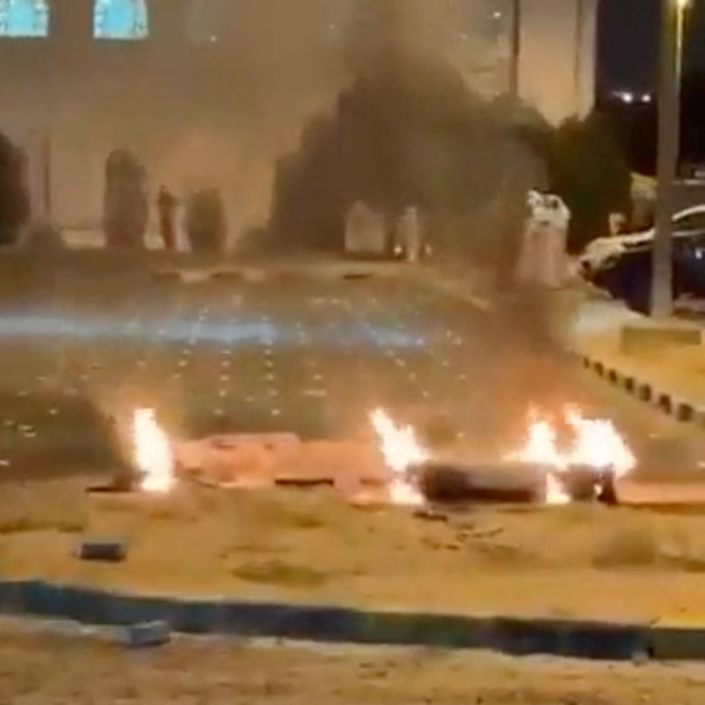 مقتل شخص وإصابة 63 في هجمات طهران على مطار الكويت