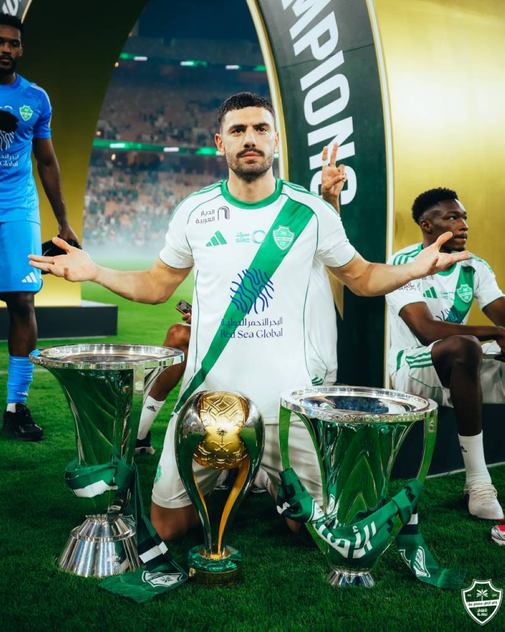 الشنب يثير التكهنات