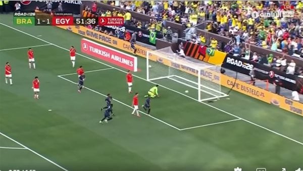 شاهد، الهدف الثاني لمنتخب البرازيل في شباك مصر بعد خطأ قاتل من محمد هاني