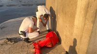 لم يكن وحده في محنته.. رجال النجدة يسابقون الزمن لإنقاذ مواطن بالإسكندرية