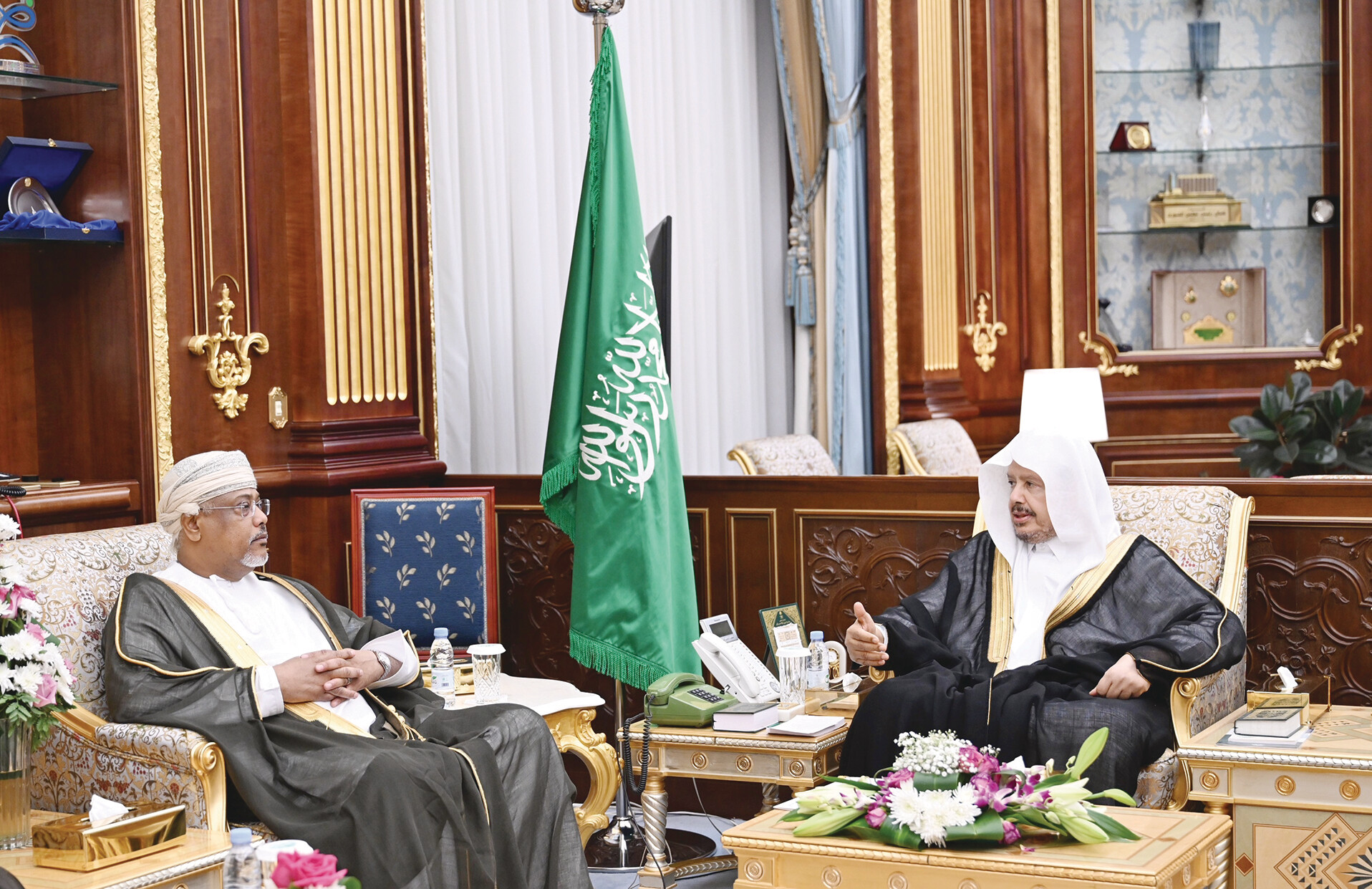 رئيس «الشورى» يستقبل
السفير الإيطالي وأمين البرلماني العربي