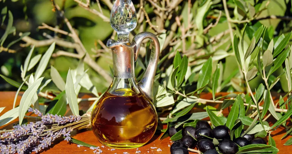 فوائد تناول زيت الزيتون يومياً لصحة القلب