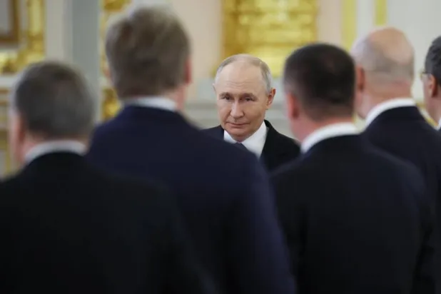 Putin to Confront Weak Economy at ‘Russian Davos’, under Threat of Ukrainian Drones