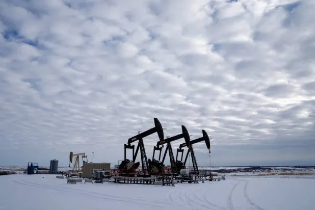 Oil Edges Lower after Oman Says Mina al Fahal Operations Proceeding Normally