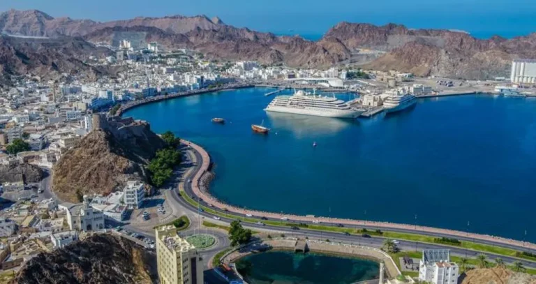 عُمان تستعيد طاقتها لتصدير النفط بعد هجوم بمسيّرة على «ميناء الفحل»