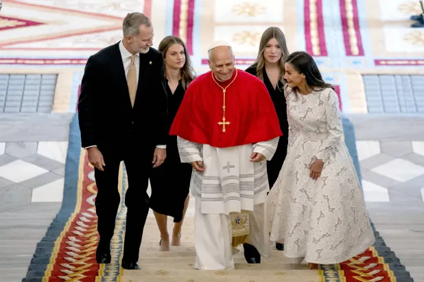 Pope Urges Leaders to Temper Divisions at Start of Spain Trip