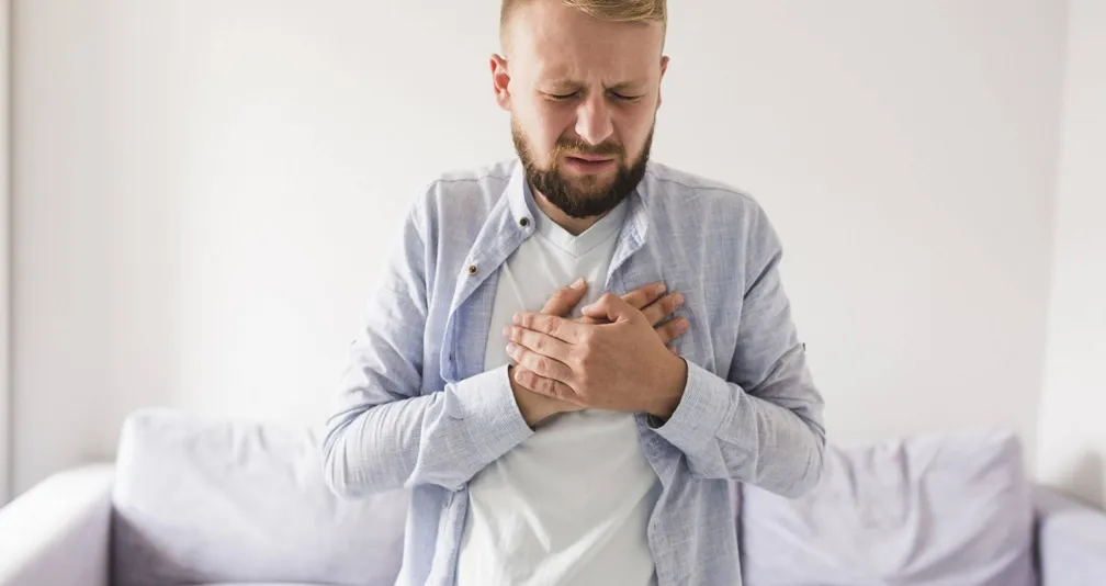 لصحة قلبك… 5 أشياء لا تفعلها أبداً قبل التاسعة صباحاً