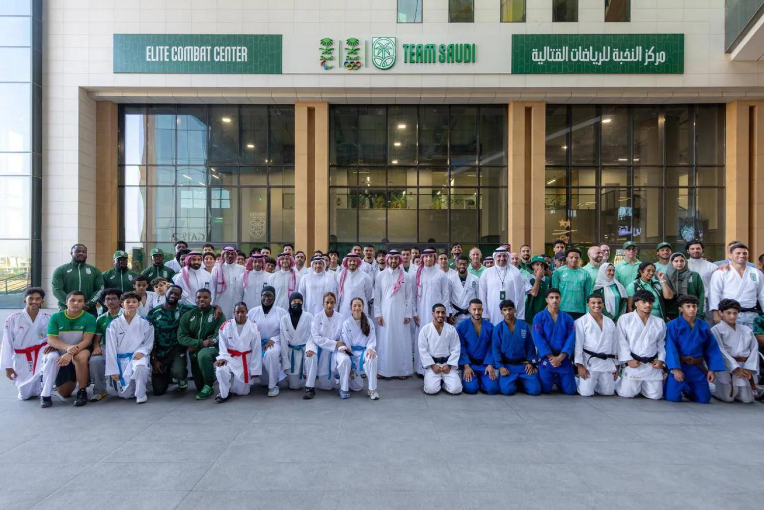وزير الرياضة يدشّن مركز النخبة للرياضات القتالية بجدة