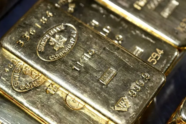 Gold Extends Losses on US Interest Rate-Hike Fears