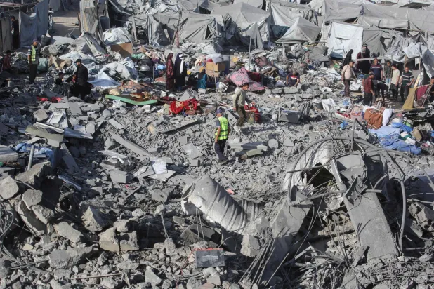 Israeli Military Kills Four in Gaza and Expands Control Zone, Locals Say