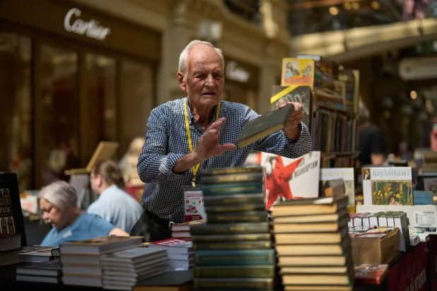 Seven Georgians Tried in France over Theft of Rare Russian Books