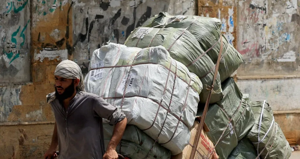 تحت أنظار صندوق النقد… باكستان تطرح موازنة متشددة لمواجهة تداعيات الطاقة والتضخم