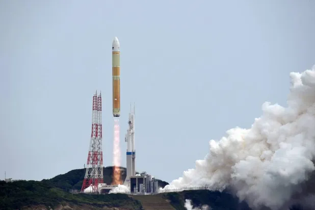 Japan Flagship Rocket Carrying 6 Satellites Successfully Lifts Off