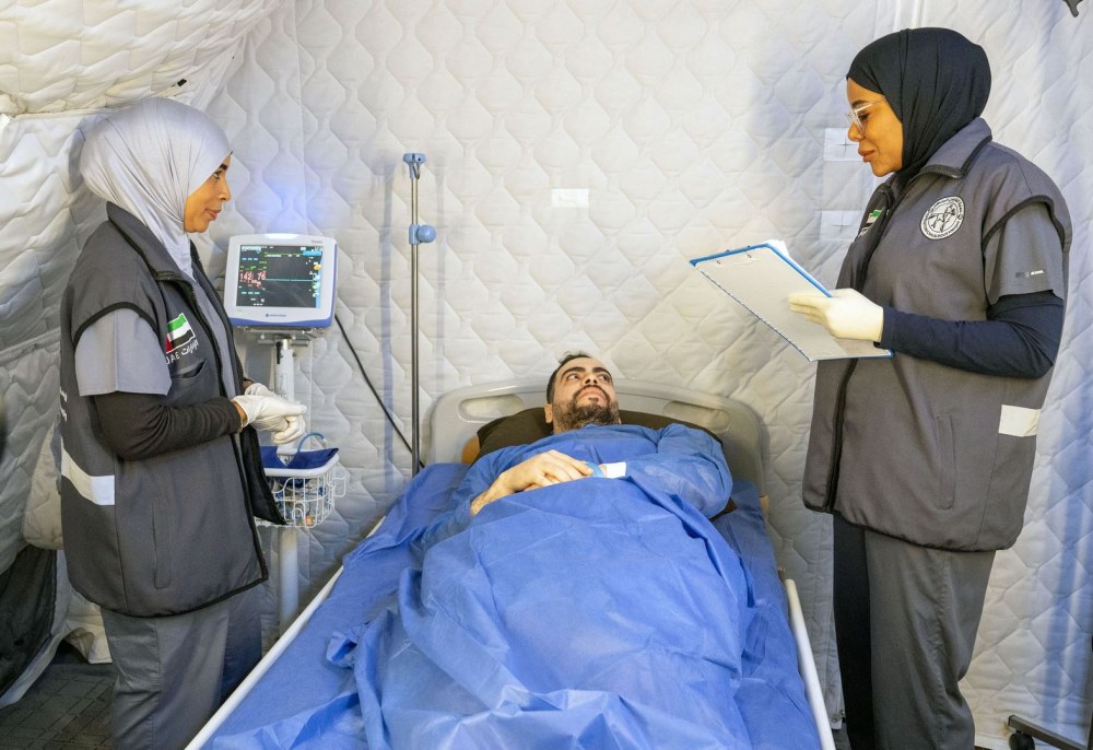 المستشفى الإماراتي العائم بالعريش يجري جراحة متقدمة لمريض من غزة حالته الصحية حرجة