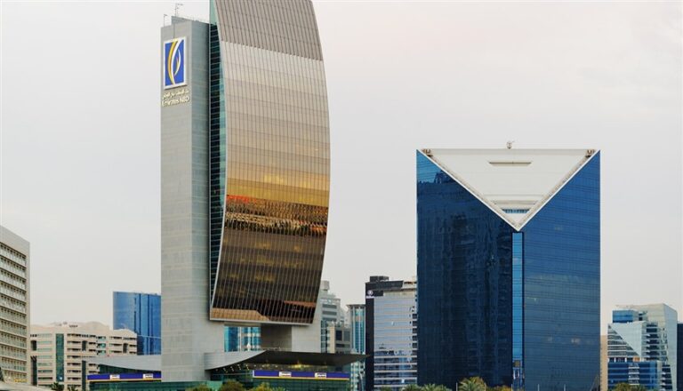 184 مليار درهم فائض السيولة في النظام المصرفي الإماراتي.. ما دلالات الأرقام؟