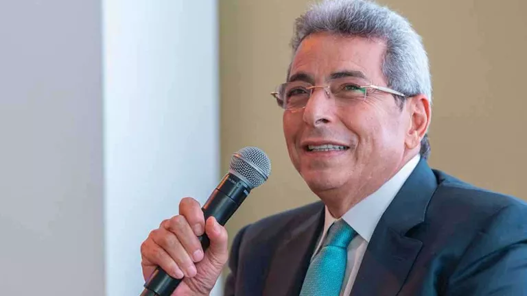 محمود سعد يتساءل عن مصير المقاهي خلال مباريات كأس العالم ويؤكد: الناس محتاجة الفرح (فيديو)
