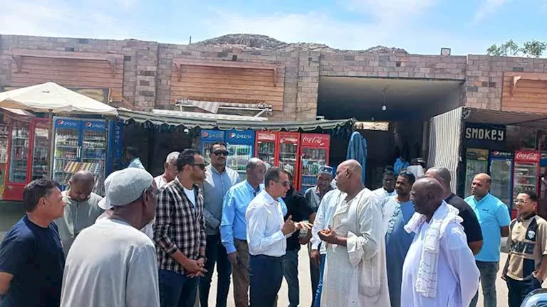 بالصور.. محافظ أسوان يضع اللمسات الأخيرة لخطة تطوير مدخل معبد فيلة