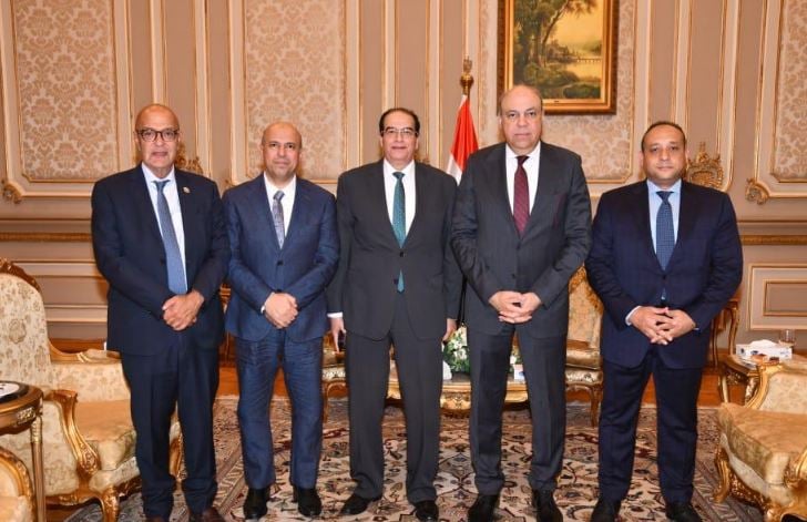 وزير الطيران: مصر للطيران تستهدف رفع أسطولها إلى 125 طائرة وتصفير الخسائر خلال 4 سنوات