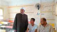 رئيس منطقة القليوبية الأزهرية يتفقد امتحان التوحيد للقسم الأدبي بلجنة قليوب المشتركة