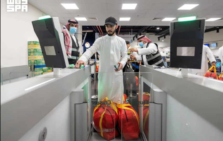 مطار الطائف الدولي يُنهي إجراءات مغادرة ضيوف الرحمن في عددٍ من الدول