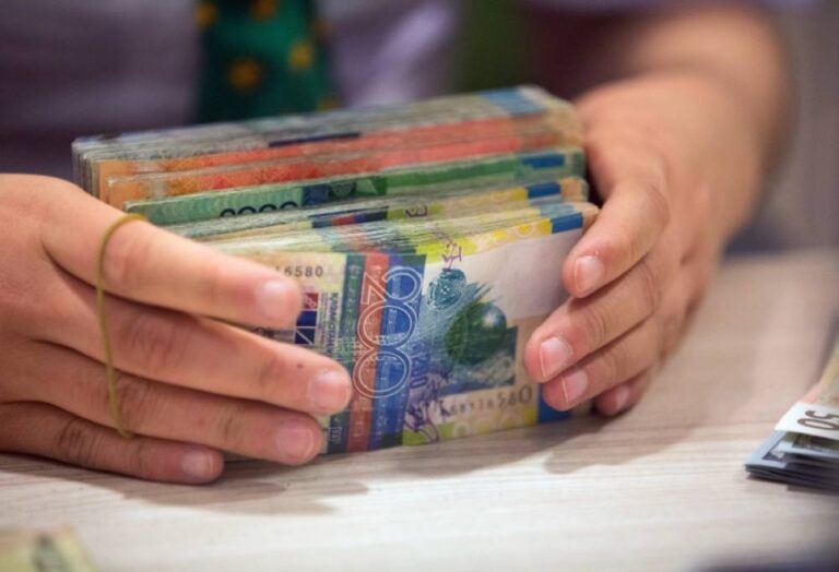 كازاخستان تخفض أسعار الفائدة