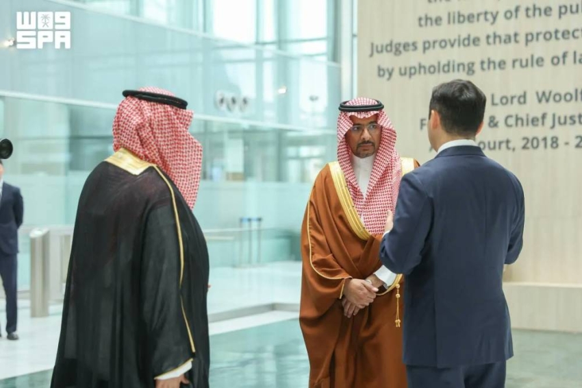 وزير الصناعة والثروة المعدنية يزور مركز أستانا المالي الدولي بكازاخستان