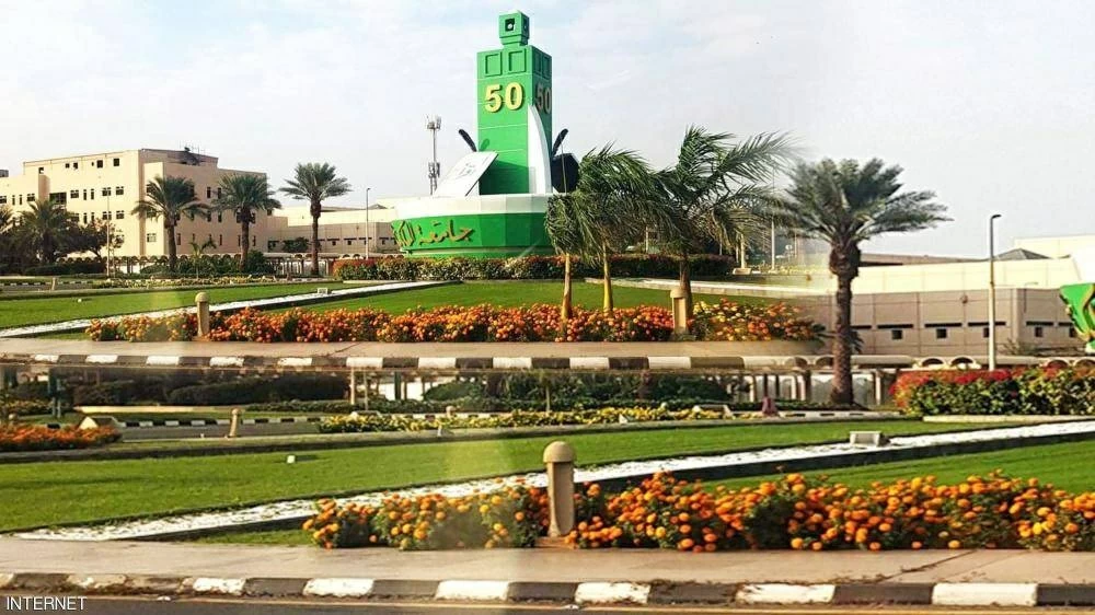جامعة الملك عبدالعزيز تصدر التقويم الأكاديمي للعام القادم.. 181 يوماً دراسة و6 إجازات