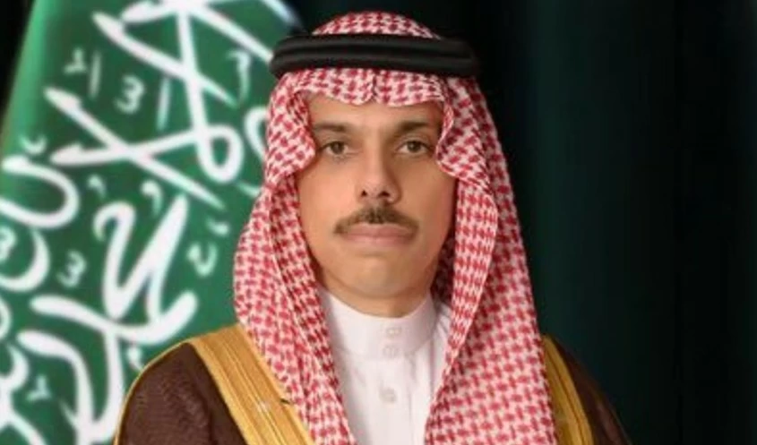 فيصل بن فرحان ووزير خارجية قطر يستعرضان مستجدات الأوضاع