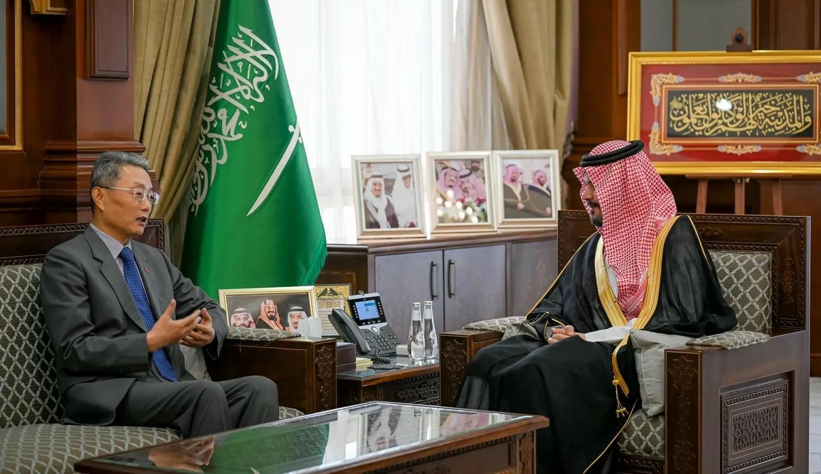 أمير منطقة المدينة المنورة يستقبل القنصل العام لجمهورية الصين الشعبية