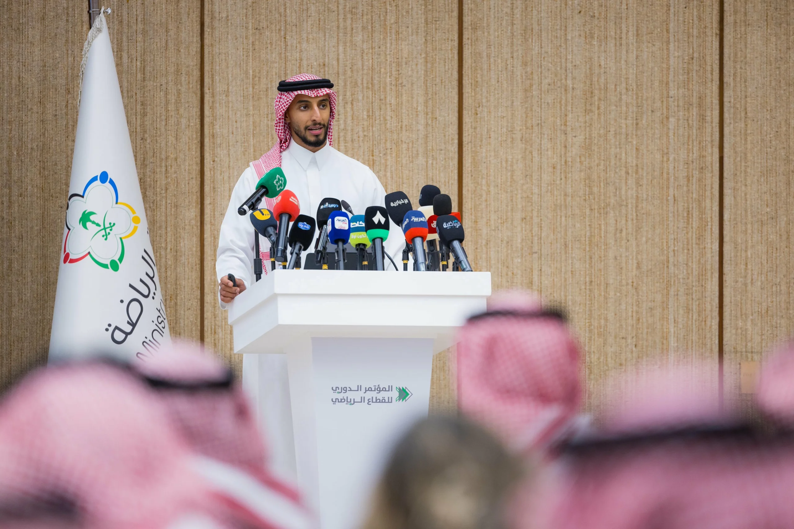 المعيقل لـ«عكاظ»: التحالفات الاستثمارية تدخل سباق الاستحواذ على الأندية