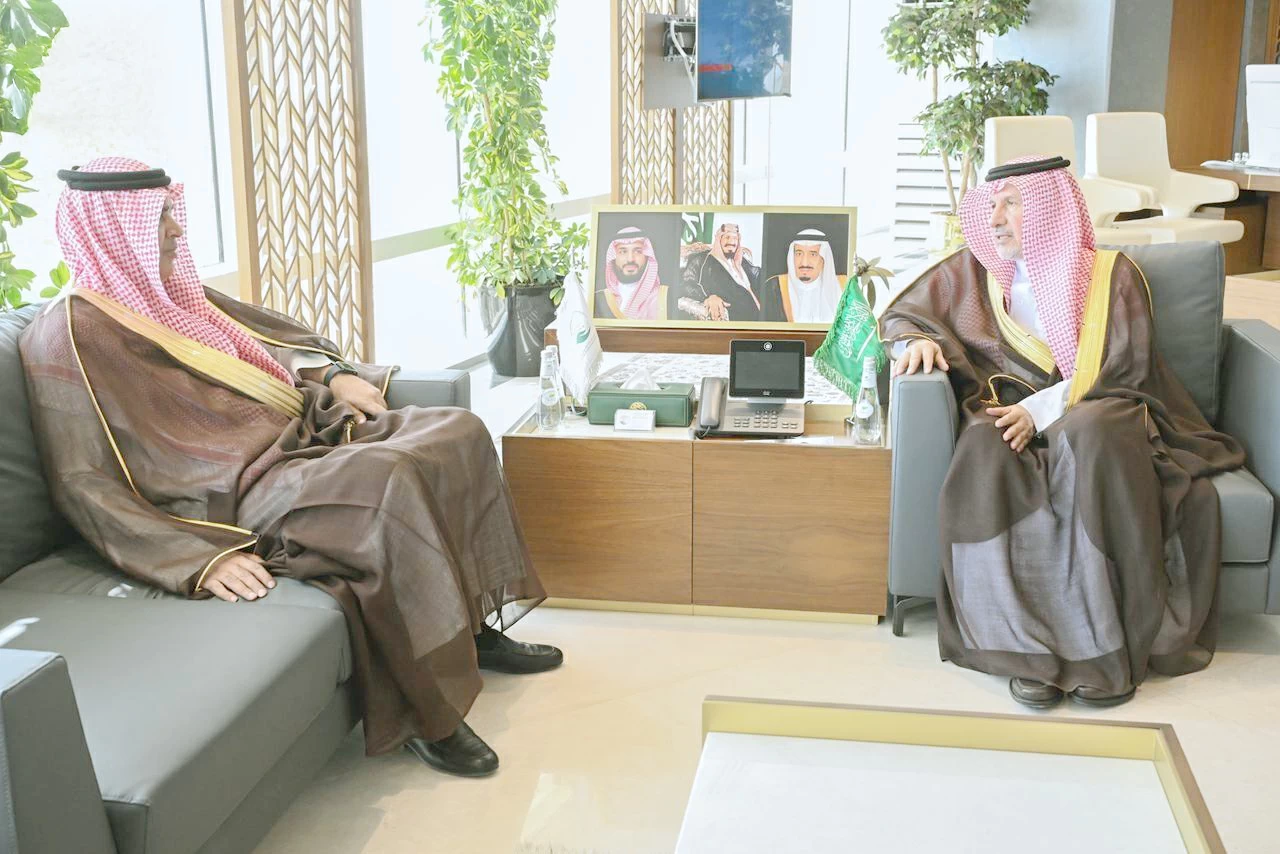 الربيعة يبحث مع السفير الحربي مستجدات العمل الإنساني في السودان