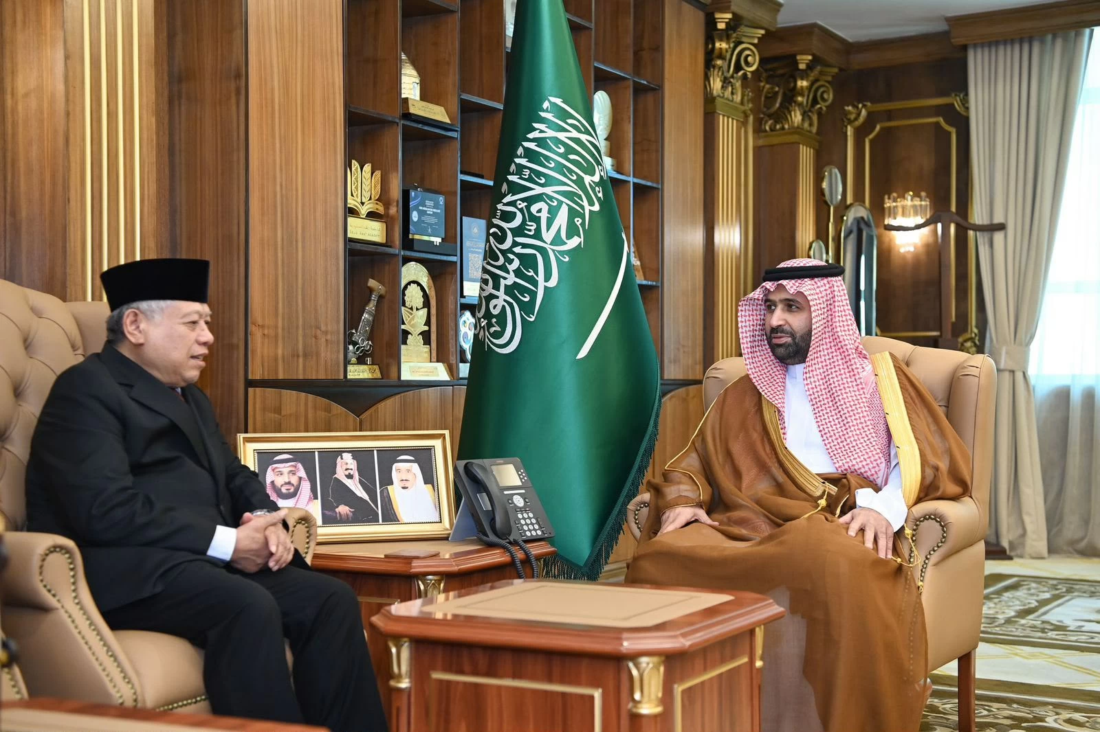 أمير جازان وسفير إندونيسيا لدى السعودية يبحثان الموضوعات ذات الاهتمام