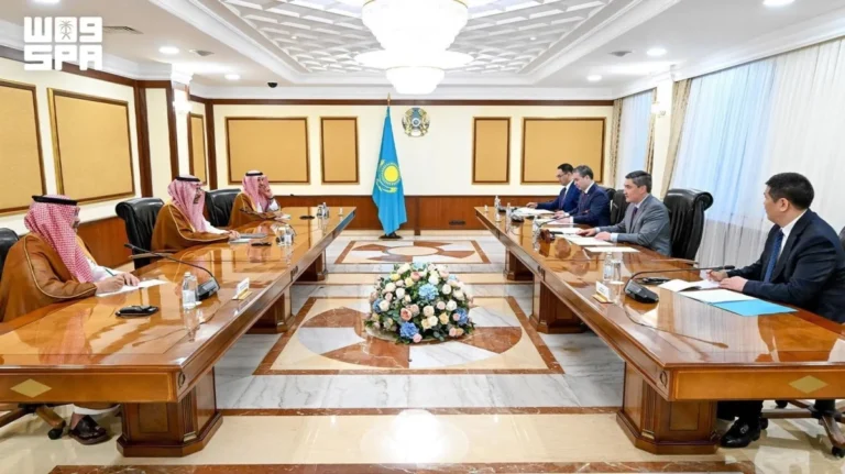 Alkhorayef discusses developing investment partnerships with Kazakh PM