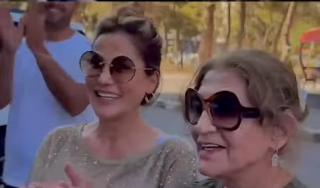 دمشق تحتضن والدة أصالة بعد 14 عاماً.. وغياب الفنانة يشعل التساؤلات
