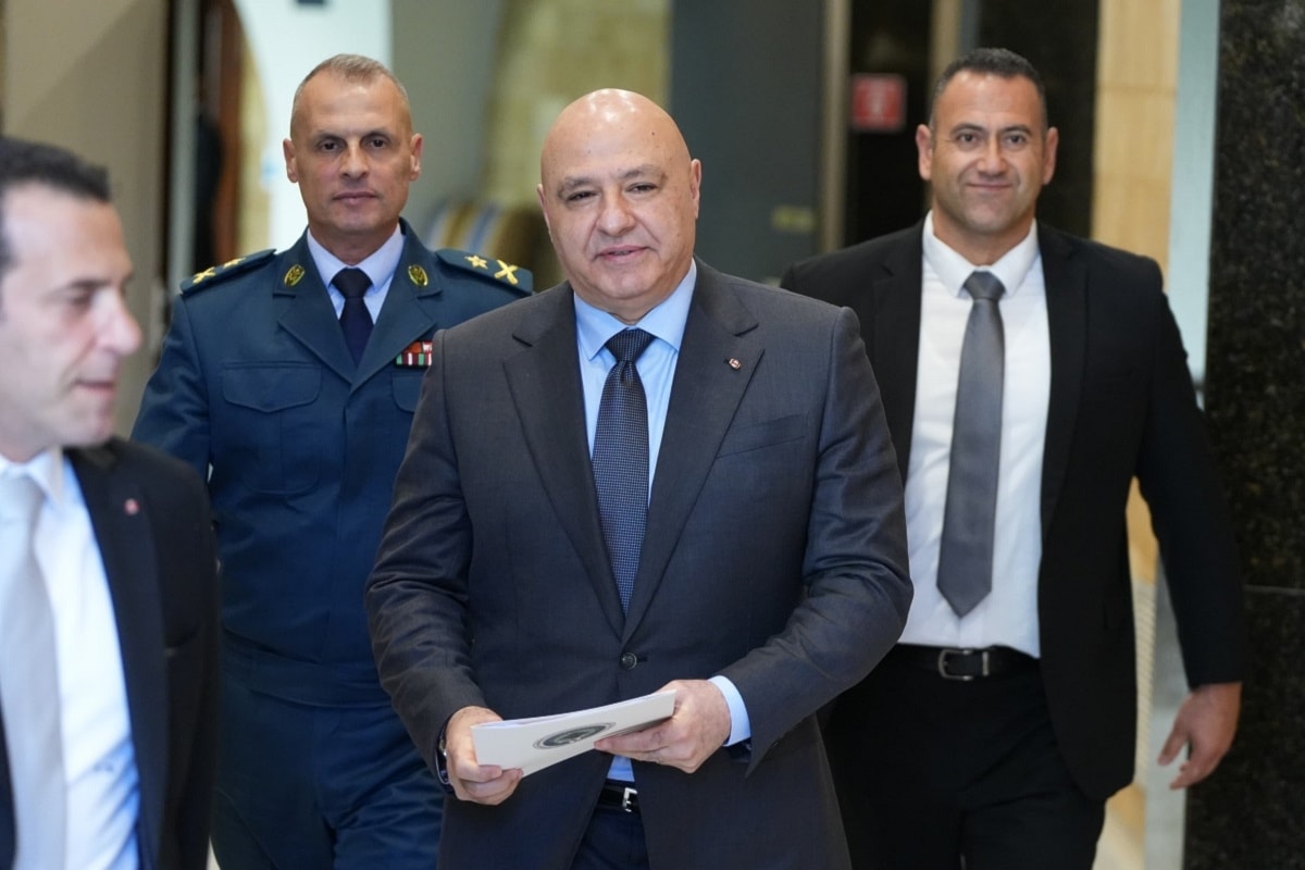 عون: أريد اتفاق «عدم اعتداء»