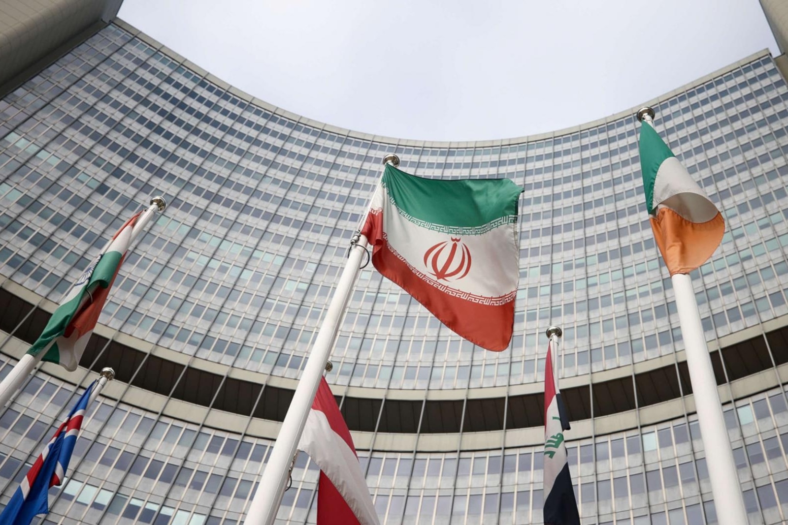 عقوبات أوروبية جديدة على مسؤولين إيرانيين بزعم تعطيل الملاحة في هرمز