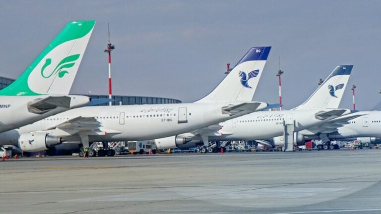 استئناف  الرحلات الجوية من مطار طهران بعد وقف الهجمات مع إسرائيل