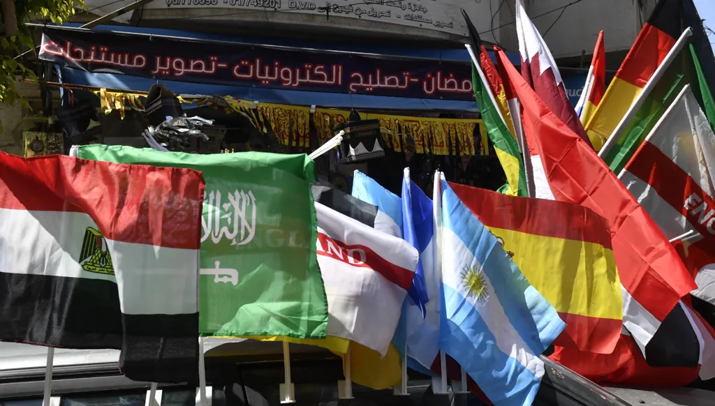 “النهار” تواكب استعداد المحالّ التجارية في بيروت لكأس العالم (صور)