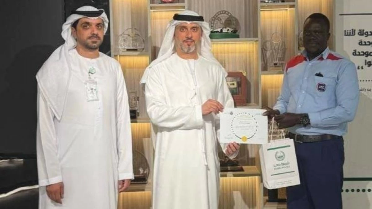 Dubai: Tourist Police honour driver for his honesty in returning AED 10,000 to a tourist