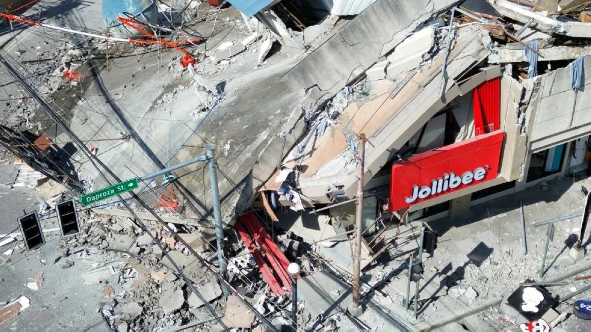 Philippine Earthquake Displaces 20,000, Kills at Least 37 in Mindanao