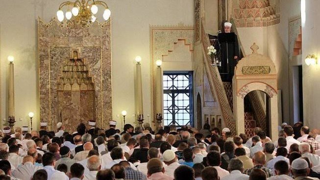 أمر يجب فعله وقت خطبة الجمعة.. الأزهر للفتوى يوضح