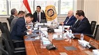 وزير الصناعة يلتقي رئيس جمعية رجال الأعمال المصريين الأفارقة لبحث سبل تعزيز التعاون الصناعي