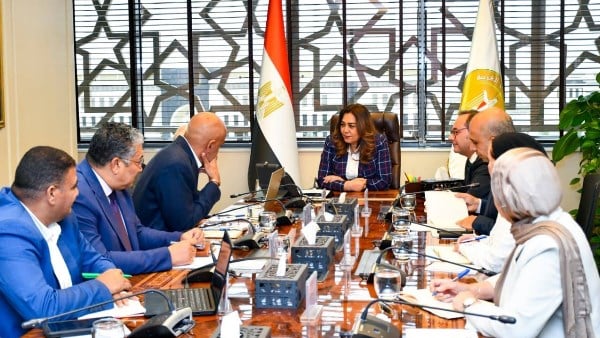 تتبع القروش ومواقع غوص بديلة.. 4 قرارات عاجلة من منال عوض لحماية البحر الأحمر
