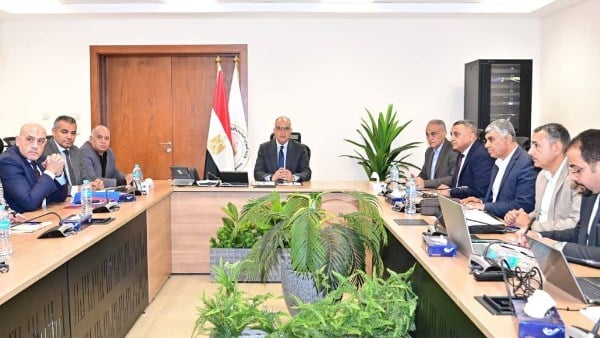 تطهير 3600 كم ترع ومصارف.. وزير الري يوجّه بـ 5 قرارات عاجلة بالدقهلية