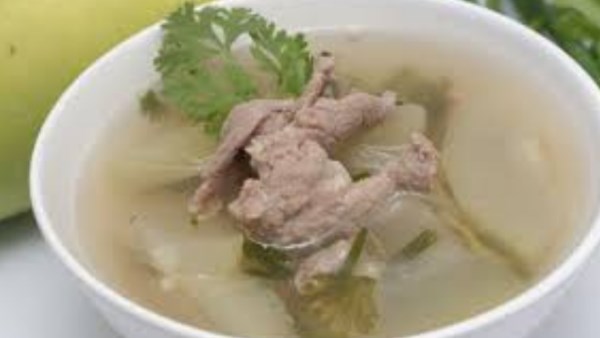 ماذا يحدث للجسم عند تناول شوربة اللحم؟