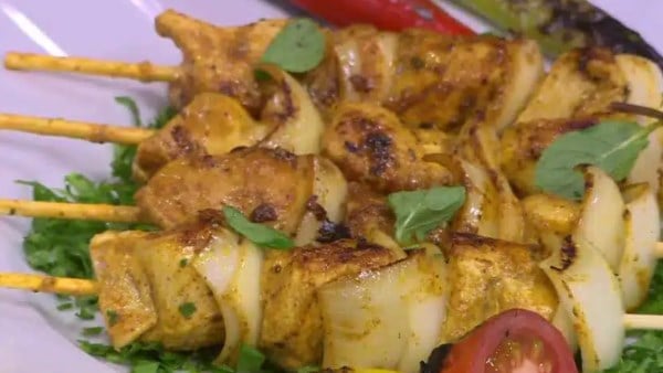 طريقة عمل كباب دجاج مشوي بالزبادي والنعناع .. بمذاق لا يُقاوم