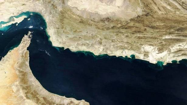 الجيش الأميركي يشنّ غارات على مواقع رادار إيرانية
