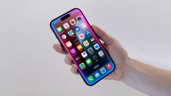 كواليس اجتماع سري في 2025 أعاد صياغة مستقبل Apple Intelligence وأنقذ المساعد Siri من التراجع